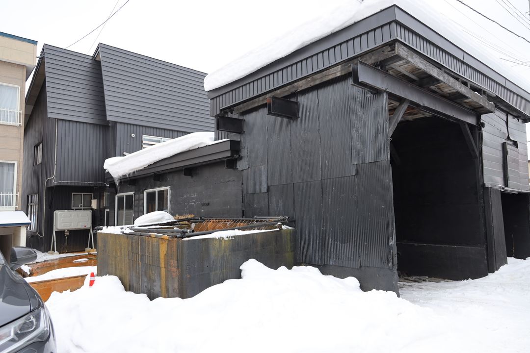 Kutchan Apartment Building & 8-Bed House with Mt. Yotei Views - Image 1