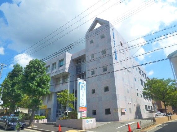 3LDK Apartment in Kobe Central Ward with South-Facing Balcony - Thumbnail 2