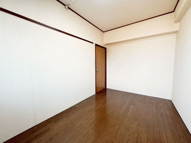 Tomiyoshi Green Heights 2LDK Apartment for Sale Near Station - Thumbnail 4