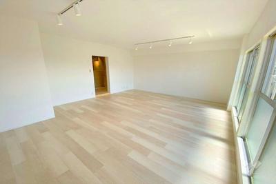Renovated 2LDK Apartment in Itami City near Koyoike Park — Image 1, Itami, Hyogo