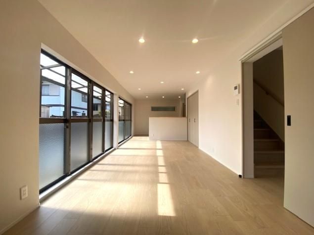 Renovated 3LDK House with 6 Parking Spaces in Mihara, Hiroshima - Thumbnail 2