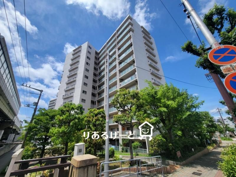 Renovated 2LDK Apartment Near Shirokitakoen Station - Thumbnail 2
