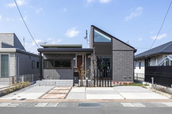 New Build Steel-Frame House in Miyazaki's Hikari Terrace - Thumbnail 2