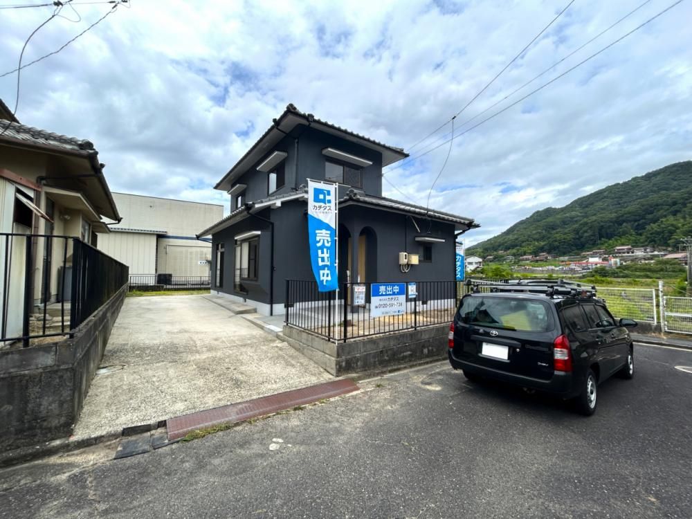 Renovated 4DK House in Takehara with Parking - Thumbnail 3
