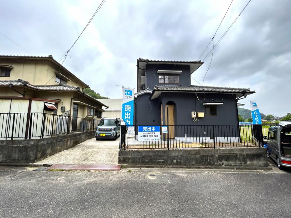 Renovated 4DK House in Takehara with Parking - Thumbnail 2