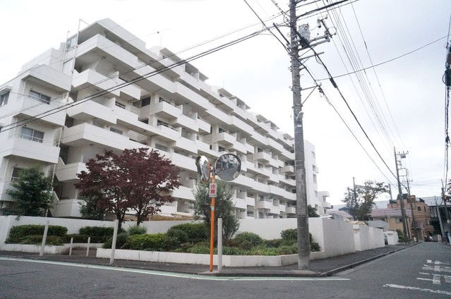 Yuasahome Omiya 3LDK apartment with south-facing balcony - Thumbnail 2