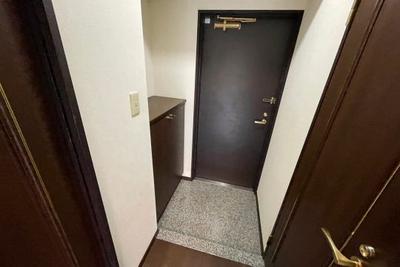 Luxury 1LDK Apartment in Lions Tower Okuyugawara with Mountain Views — Image 2, Yugawara, Kanagawa