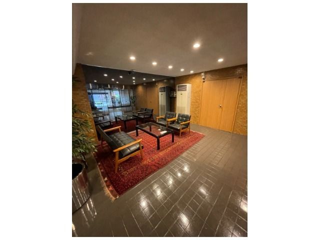 Renovated 1LDK Apartment in Ichibancho, Chiyoda, Tokyo - Thumbnail 3