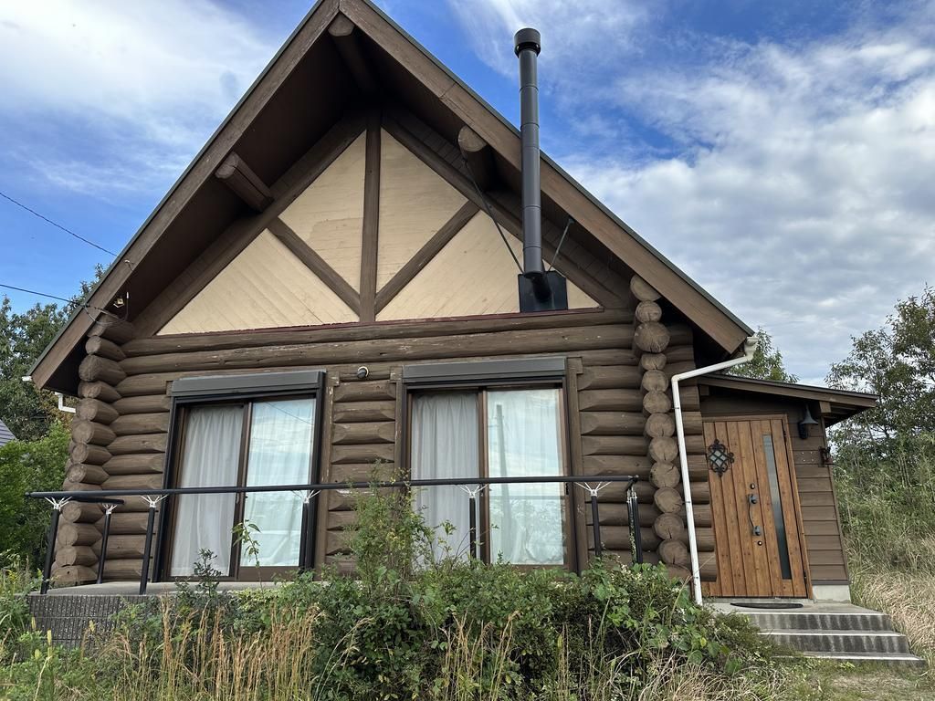 Log House for Sale in Iwami, Tottori with Large Land - Image 1