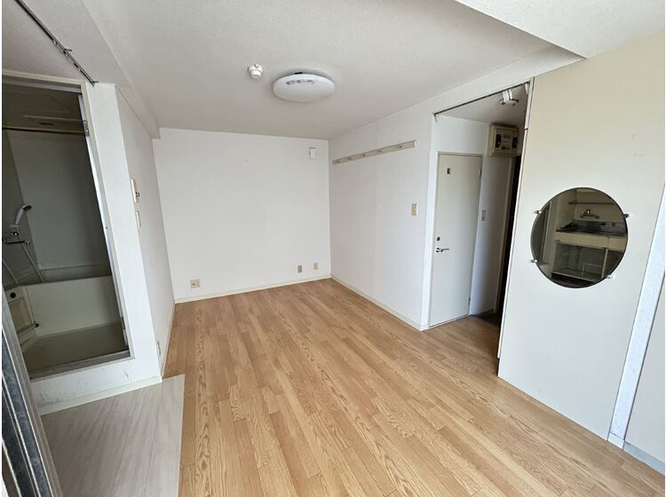 Unique 1R Apartment in Kanazawa's Historic Teramachi Temple District - Thumbnail 2