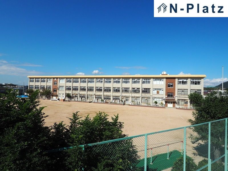 4LDK House in Kobe's Tarumi Ward with Parking - Thumbnail 3