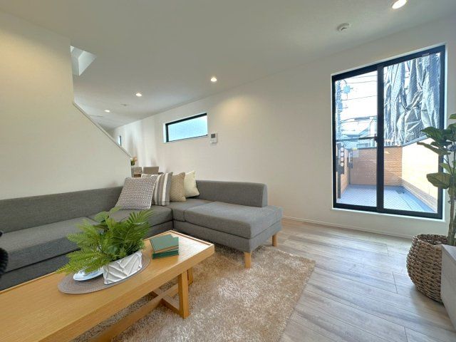 Modern 3LDK House for Sale in Meguro, Tokyo - Thumbnail 4