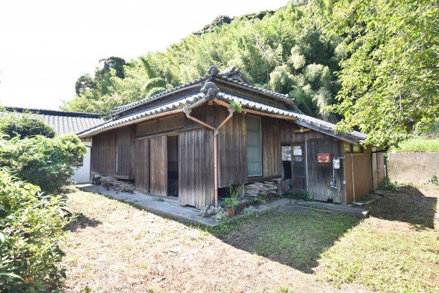 Land for Sale in Kirishima City, Kagoshima - 305.1 sqm Plot - Thumbnail 2