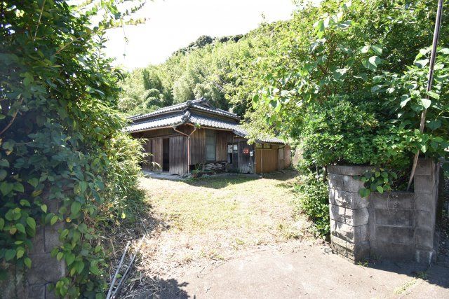 Land for Sale in Kirishima City, Kagoshima - 305.1 sqm Plot - Thumbnail 3