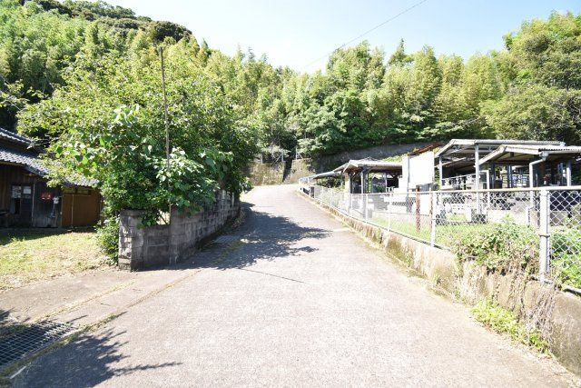 Land for Sale in Kirishima City, Kagoshima - 305.1 sqm Plot - Thumbnail 4