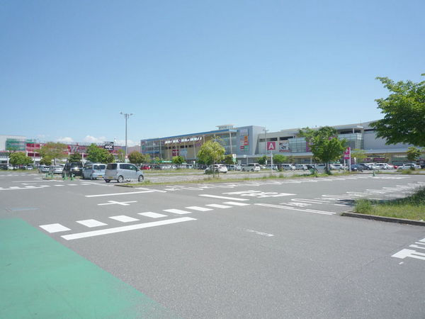 2LDK apartment near Ogaki Station with balcony - Thumbnail 3