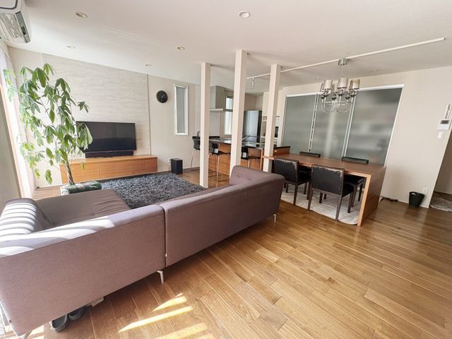 3LDK Detached House in Setagaya, Tokyo for Sale - Thumbnail 2