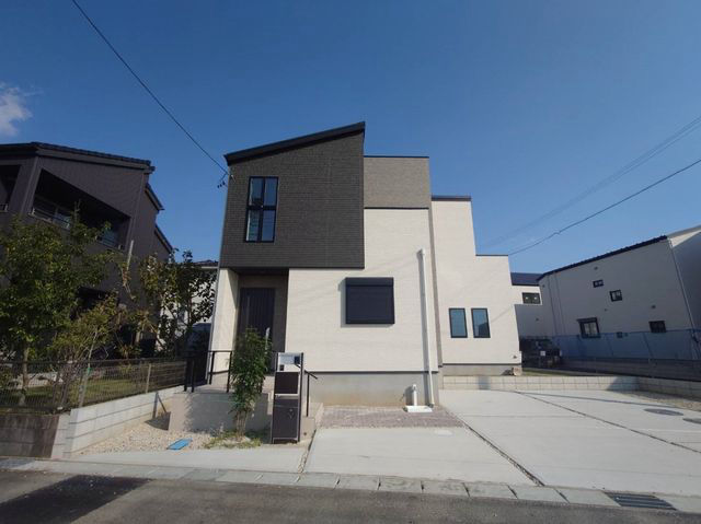 Modern 4LDK House in Anjo City with 111.9㎡ Floor Area - Thumbnail 2