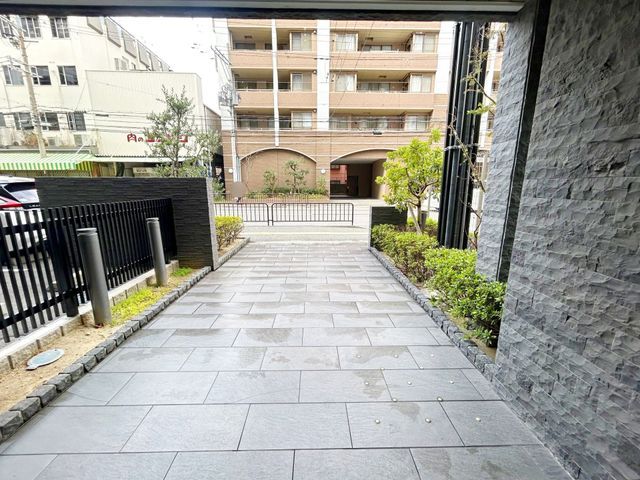 1DK Apartment for Sale in Suita, Osaka - Near Esaka Station - Thumbnail 3