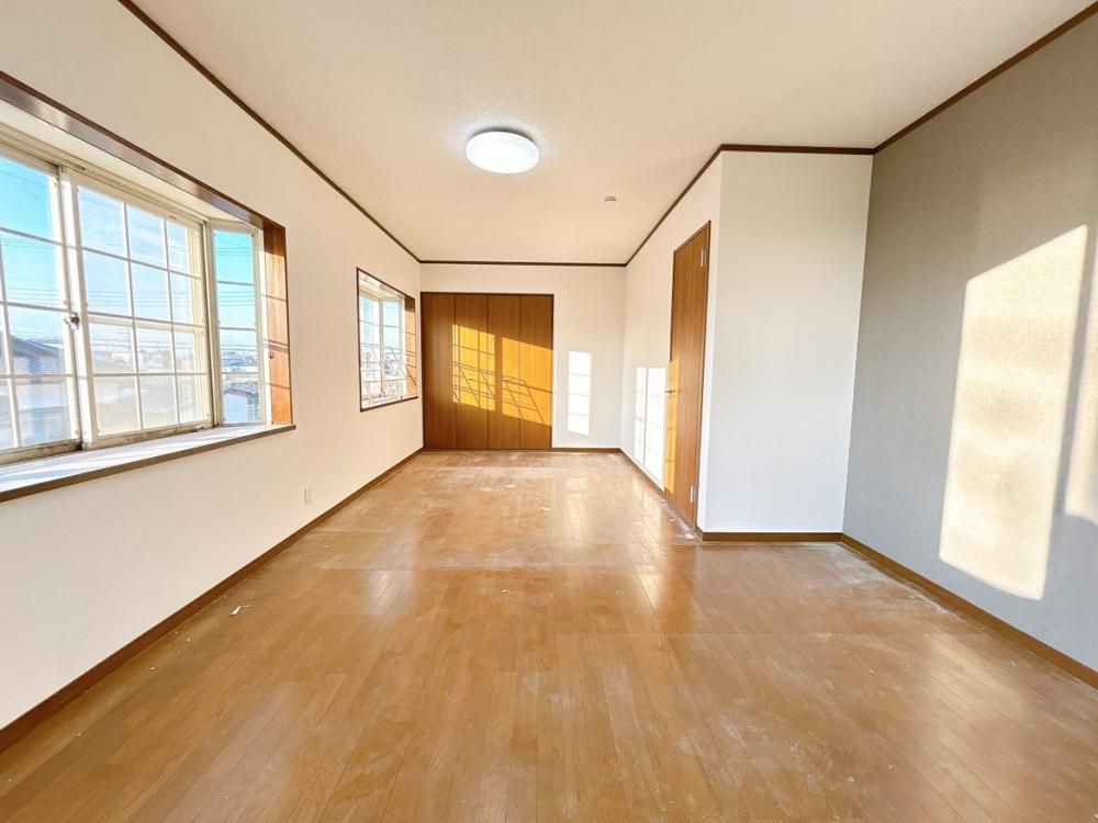Renovated 4LDK House for Sale in Hitachinaka, Ibaraki - Thumbnail 3