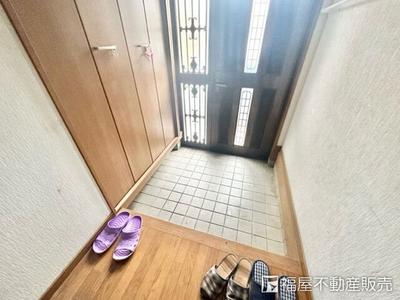 [Homes] Used detached house 24 minutes walk from Kanabashi Station on the JR Sakurai Line (Kashihara City) — Image 1, Kashihara, Nara
