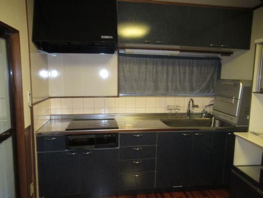 4LDK House in Fukuyama with Private Parking - Thumbnail 3