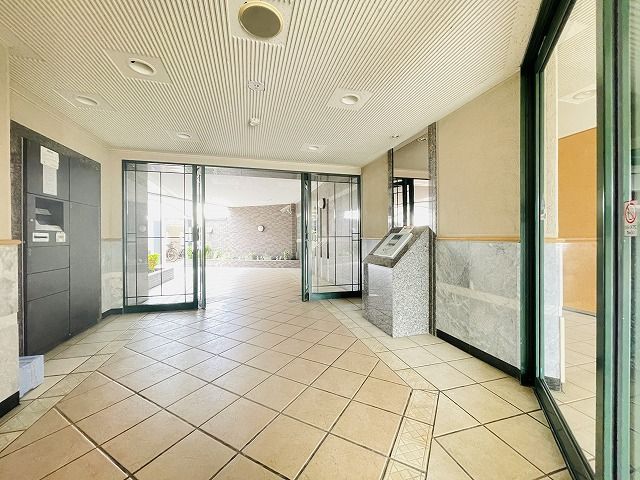 4LDK Apartment in Fukuoka's Higashi Ward with Balcony - Thumbnail 4