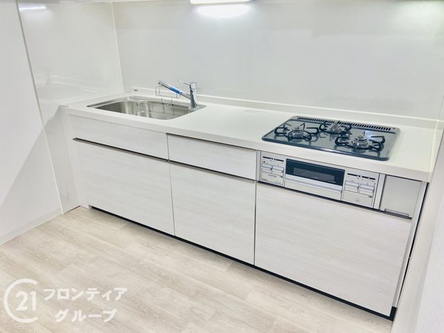 Renovated 2LDK Apartment in Joto-ku Osaka Near Gamo Station - Thumbnail 3