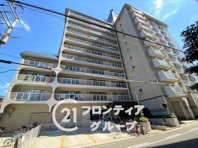 Renovated 2LDK Apartment in Joto-ku Osaka Near Gamo Station — Image 1, Joto, Osaka
