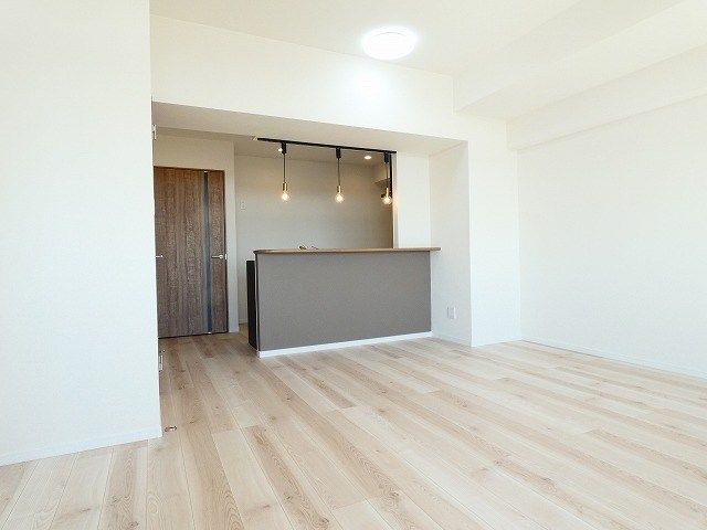 Renovated 3LDK Apartment for Sale in Okayama City - Thumbnail 2