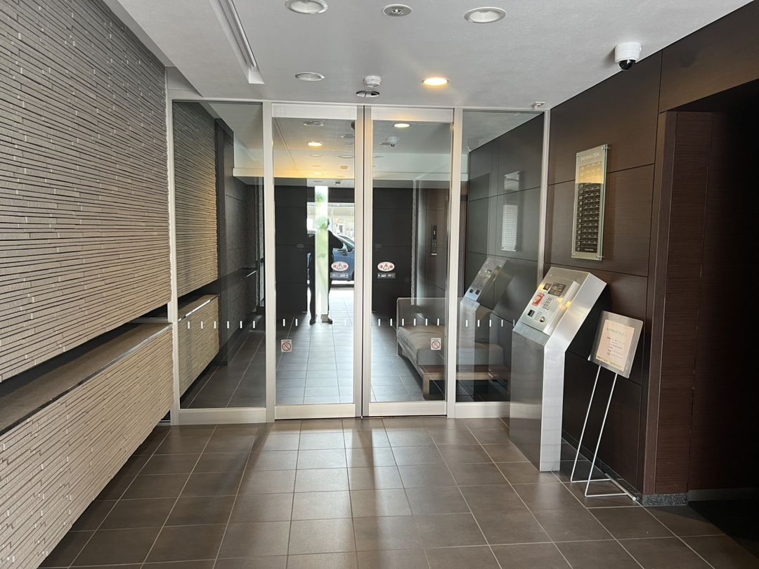 Royal Garden Harimaya-cho 10F 2LDK Apartment for Sale in Kochi - Thumbnail 3