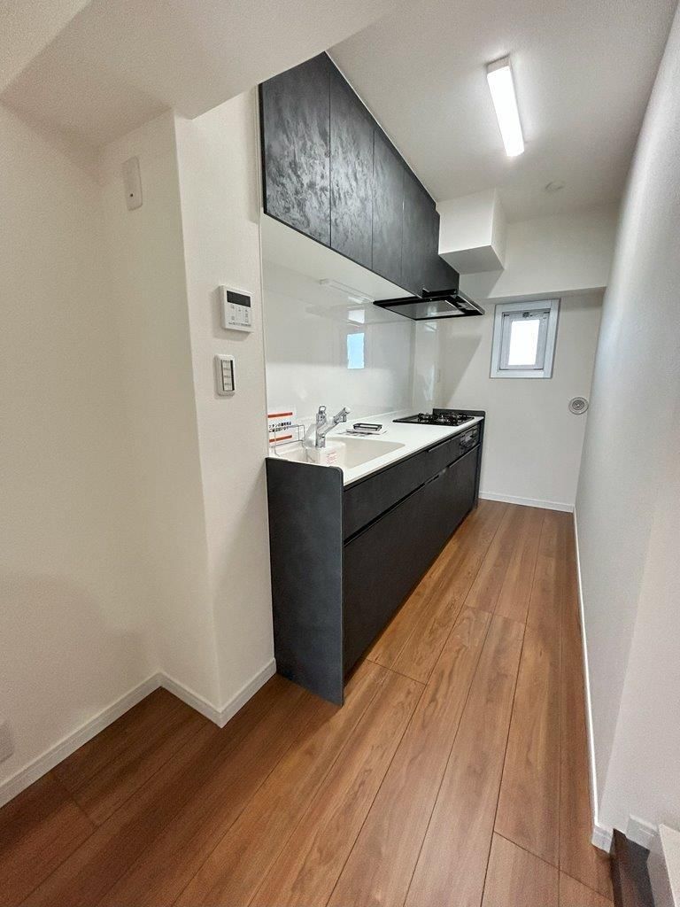 Hightown Shiohama II 2LDK Apartment in Ichikawa, Chiba - Thumbnail 4