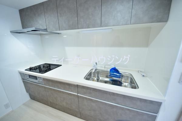 3LDK Apartment in Koshigaya with Balcony Near Kamo Station - Thumbnail 3