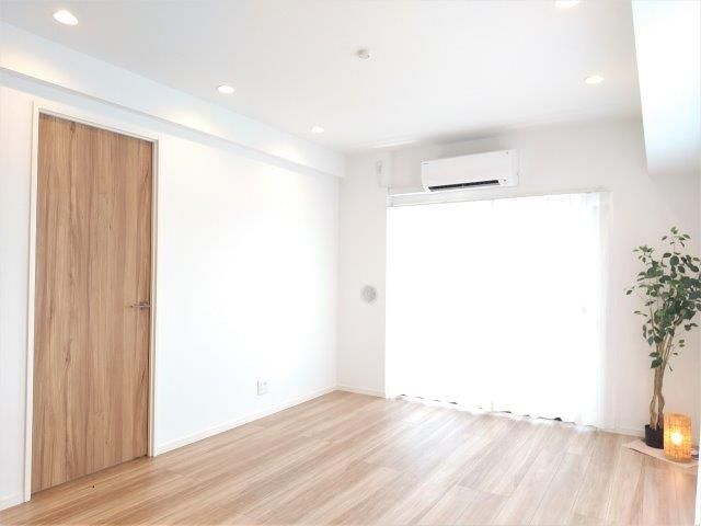 Lions Mansion Makuhari Dai 3 3LDK Apartment for Sale - Thumbnail 4