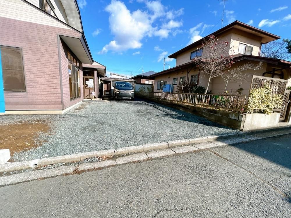 Renovated 4-Bedroom House with Parking for 4 Cars in Rokkunohe - Image 1