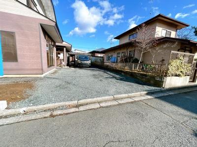 Renovated 4-Bedroom House with Parking for 4 Cars in Rokkunohe — House, Rokunohe, Aomori