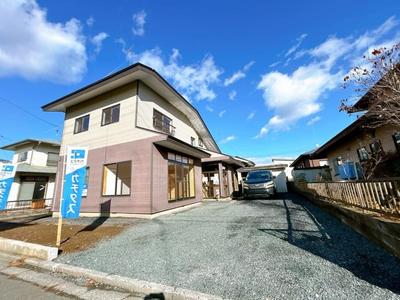 Renovated 4-Bedroom House with Parking for 4 Cars in Rokkunohe — House, Rokunohe, Aomori