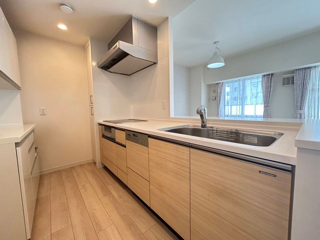 2LDK Apartment Near Minami-Kusatsu Station, Shiga - Thumbnail 3