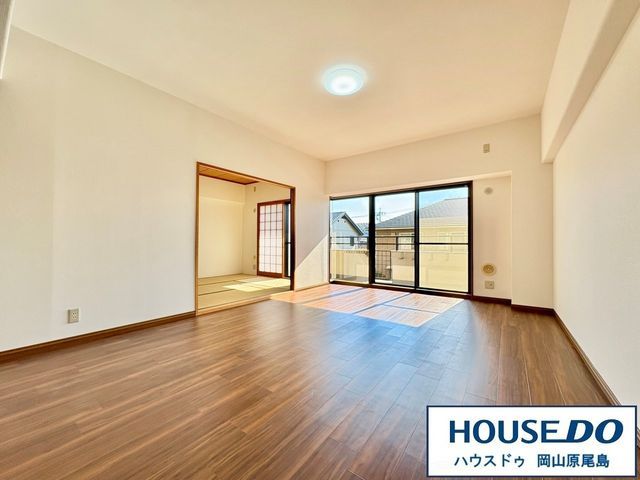 Renovated 3LDK Apartment in Okayama with Balcony - Thumbnail 4