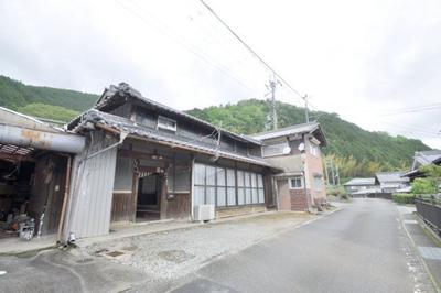 Toyobe, Kami-ku, Taka-cho, Taka-gun | Taka-cho, Taka-gun, 59 minutes by bus from Nishiwaki-shi Station on the JR Kakogawa Line, 3-minute walk from Toyobe South Exit (property number: 0130157-0000854) — Image 1, Taka, Hyogo