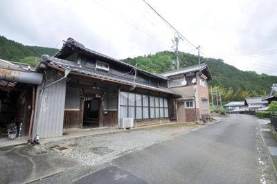 Toyobe, Kami-ku, Taka-cho, Taka-gun | Taka-cho, Taka-gun, 59 minutes by bus from Nishiwaki-shi Station on the JR Kakogawa Line, 3-minute walk from Toyobe South Exit (property number: 0130157-0000854) — Image 1, Taka, Hyogo