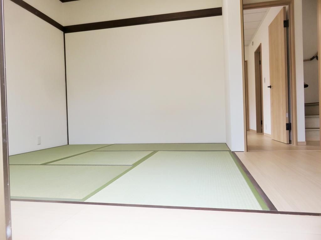 Renovated 4-Bedroom House in Kitakyushu Corner Lot - Thumbnail 3
