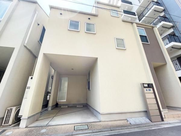 Modern 3LDK House with Roof Balcony near Machiya Station, Tokyo - Thumbnail 2