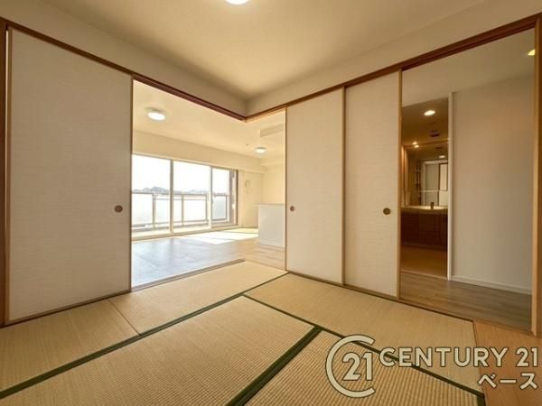Sun Mansion Atre Oji 5F 3LDK Apartment for Sale in Ikaruga, Nara - Thumbnail 4