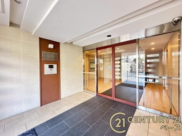 Sun Mansion Atre Oji 5F 3LDK Apartment for Sale in Ikaruga, Nara - Image 1