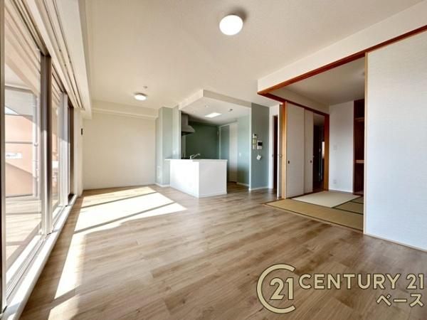 Sun Mansion Atre Oji 5F 3LDK Apartment for Sale in Ikaruga, Nara - Thumbnail 3