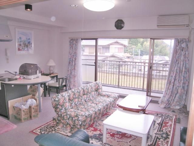 1LDK Apartment for Sale in Shuzenji Onsen, Izu City - Image 1