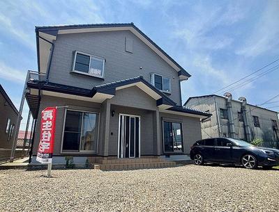 Spacious 5SLDK House in Niihama with Garden — Image 1, Niihama, Ehime
