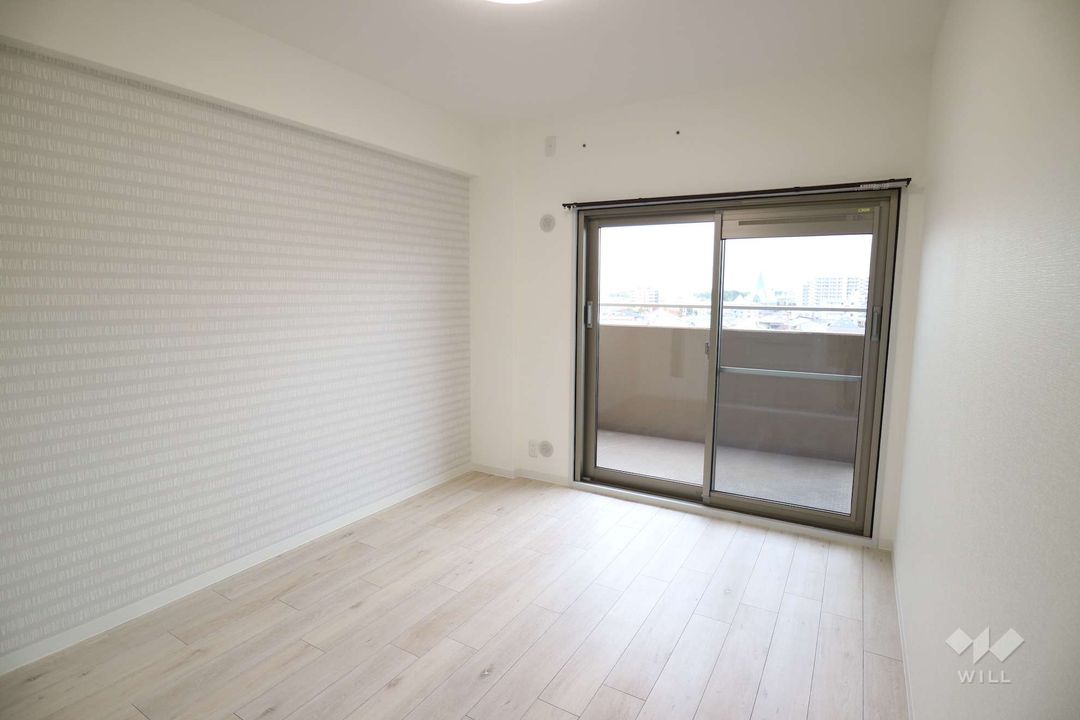Renovated 3LDK Apartment for Sale in Itami, Hyogo - Thumbnail 2