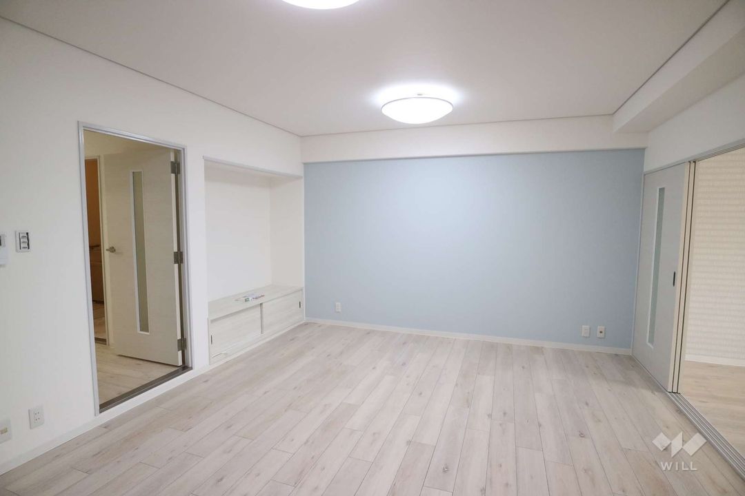 Renovated 3LDK Apartment for Sale in Itami, Hyogo - Image 1
